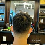 前刺发型