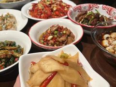 -二厨·吊桥小院·脆皮烧鸡公·本地农家菜(沿江西路店)