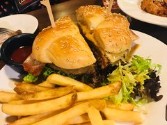 -拉亚汉堡经典餐厅(商城路店)