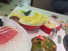 -洪氏嗨捞·广东猪肚鸡·椰子鸡火锅(西咸万象城店)