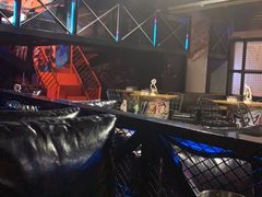 -UP嘻哈酒吧(粉巢店)