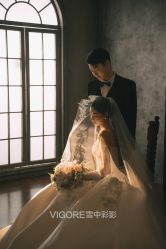 -雪中彩影婚纱摄影·微光艺术中心