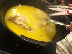 -鲜入围煮花胶鸡海鲜火锅