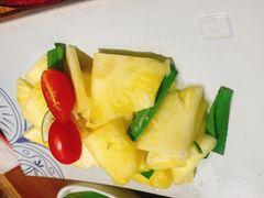 青柠檬拌鲜菠萝-云海肴·汽锅鸡·云南代表菜(天山百盛优客店)