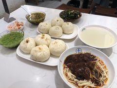 -李与白包子铺(桐梓林店)