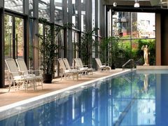 泳池-仁恒辉盛阁酒店公寓