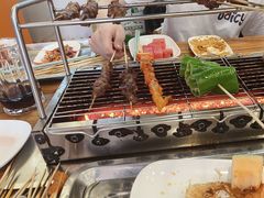 -哈尔滨小酒馆·鲜肉现穿自助烧烤(康新花园店)