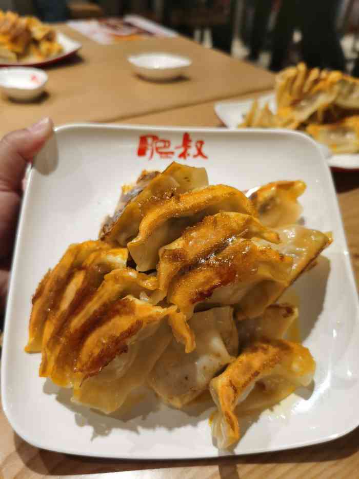 肥叔锅贴(万达店)-"过了午饭的饭点去的,到店时大概还有3桌就.