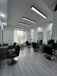 -LILI·HAIR SALON理理造型