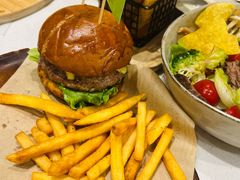 经典汉堡-FIKA WAKA(西岸凤巢店)