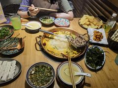 -洱火云南酸菜牛肉火锅(石景山当代商城店)