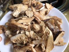 -东巴谷野生菌火锅餐厅