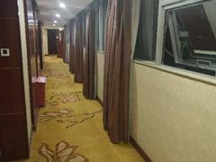 -维也纳酒店(深圳国际会展中心沙井上南店)