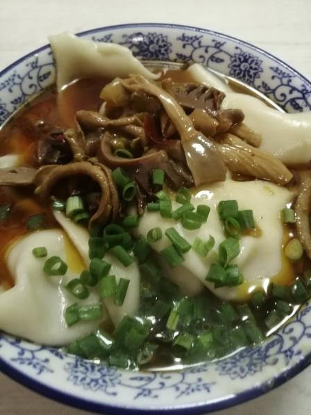 鸡杂铺盖面12块还是不错的