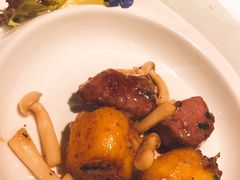 百花煎酿水果椒拼一口牛-三号黄浦会Canton Table