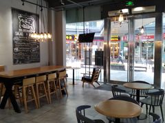 大堂-HELLO 27 意面·沙拉·帕尼尼