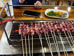 -哈尔滨小酒馆·鲜肉现穿自助烧烤(康新花园店)