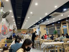 大堂-江城燕子大排档(江汉路步行街店)