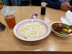 -歹歹的加个面过油肉拌面
