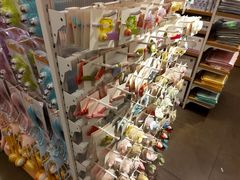 -名创优品(北京新中关购物中心地铁层店)