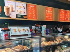 面包甜点陈列柜-星巴克(嘉定中信泰富万达广场店)