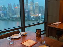 靠窗位-非常时髦餐厅VUE Restaurant(外滩茂悦大酒店)