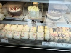 -红宝石·鲜奶小方·海派西点房(南丹店)