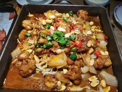 馋嘴牛蛙锅-蜜桃餐厅·江浙融合菜(荟聚购物中心店)