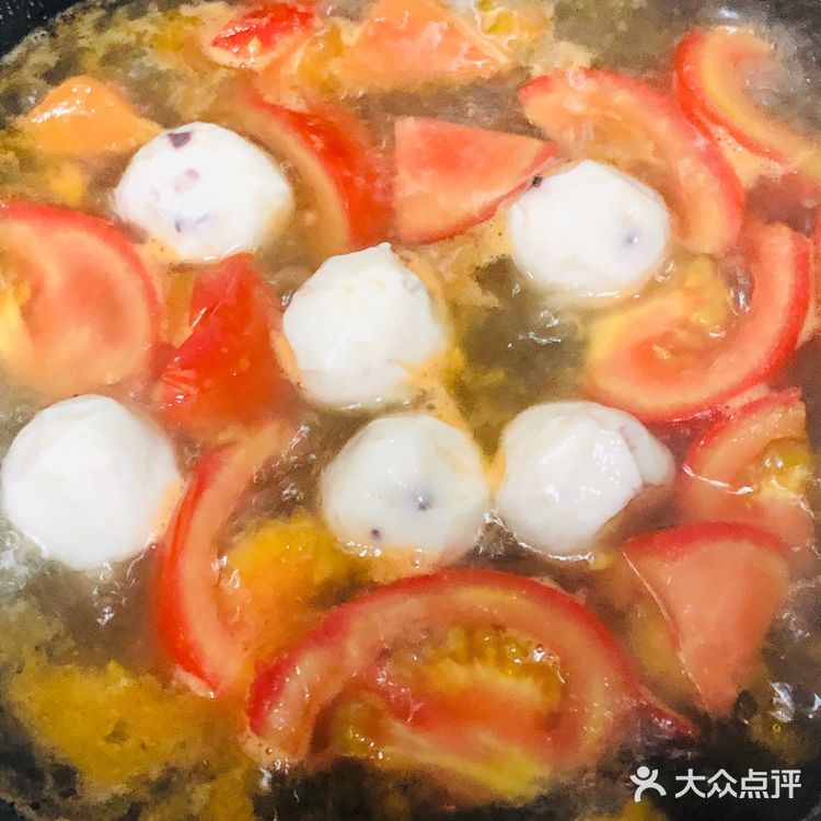 增进食欲的夏日美食-墨鱼丸番茄汤面