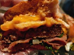 经典芝士汉堡-HIGH FIVE哈福手工汉堡(桂林路店)