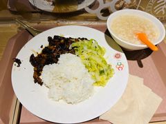 梅干菜扣肉盖饭-北大家园食堂