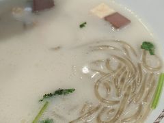 -小杨生煎(金山百联购物中心3楼店)
