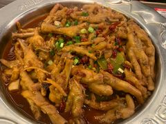 鸡爪煲-胖哥俩肉蟹煲(湖滨银泰in77店)