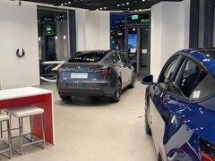 -TESLA 特斯拉(上海太古汇体验店)