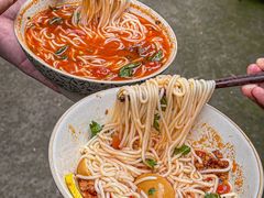 -粉八·云南米线·建水烧烤(常熟路店)