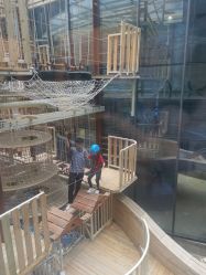 -PIPIKINGDOM皮皮王国欢乐号(欢乐海岸购物中心店)