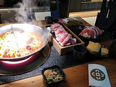 -湊湊火锅·茶憩(南京东路悦荟店)