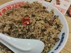 盐菜脆哨饭-怪噜范·老贵阳街头名小吃(数博万达店)