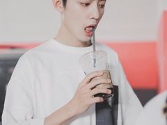 -星巴克(深圳世界金融中心店)