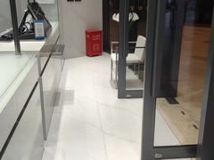 -福奈特洗衣洗鞋(宝华广场店)