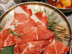 -草家酱蟹炭火烤肉店(珲春南路二店)