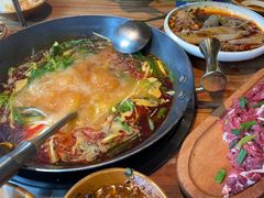 -贵厨酸汤牛肉(小十字店)