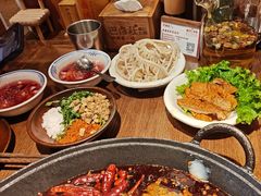 -巴卤社老火锅(财富店)