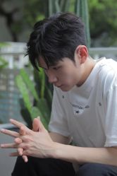 -一家只做男发烫染的店