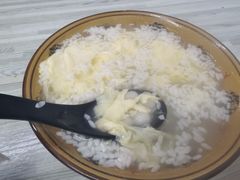 醪糟鸡蛋汤圆-小陈方酥锅盔(古城总店)