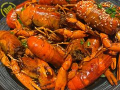 -肥肥虾庄·金牌油焖大虾(汉街SKP店)