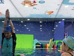 -龙格亲子游泳·水育早教运动中心(绿宝中心)