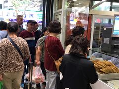 等位区-上海哈尔滨食品厂(淮海中路店)