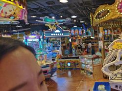 -卡通尼乐园(宝山龙湖天街店)