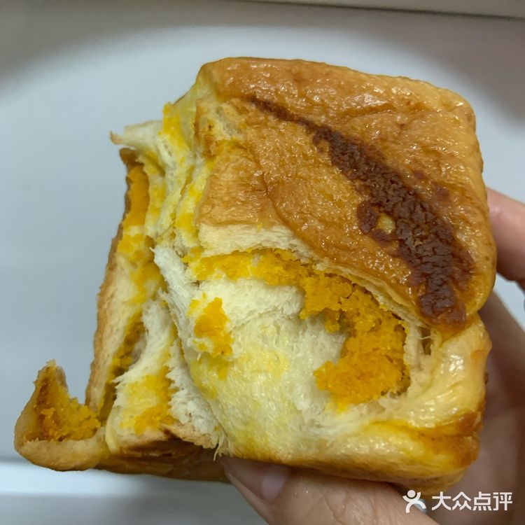 冷冻面包保质期也很长,这个紫米乳酪吐司也很好吃